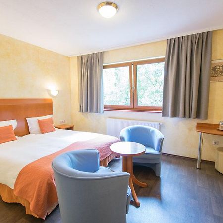 Hotel Aux Tanneries De Wiltz Exterior foto